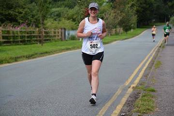 Super Artist Sarah running the Leek half marathon for Supershoes